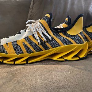 Men's Fashion Sneakers Size 12 Yellow and Black